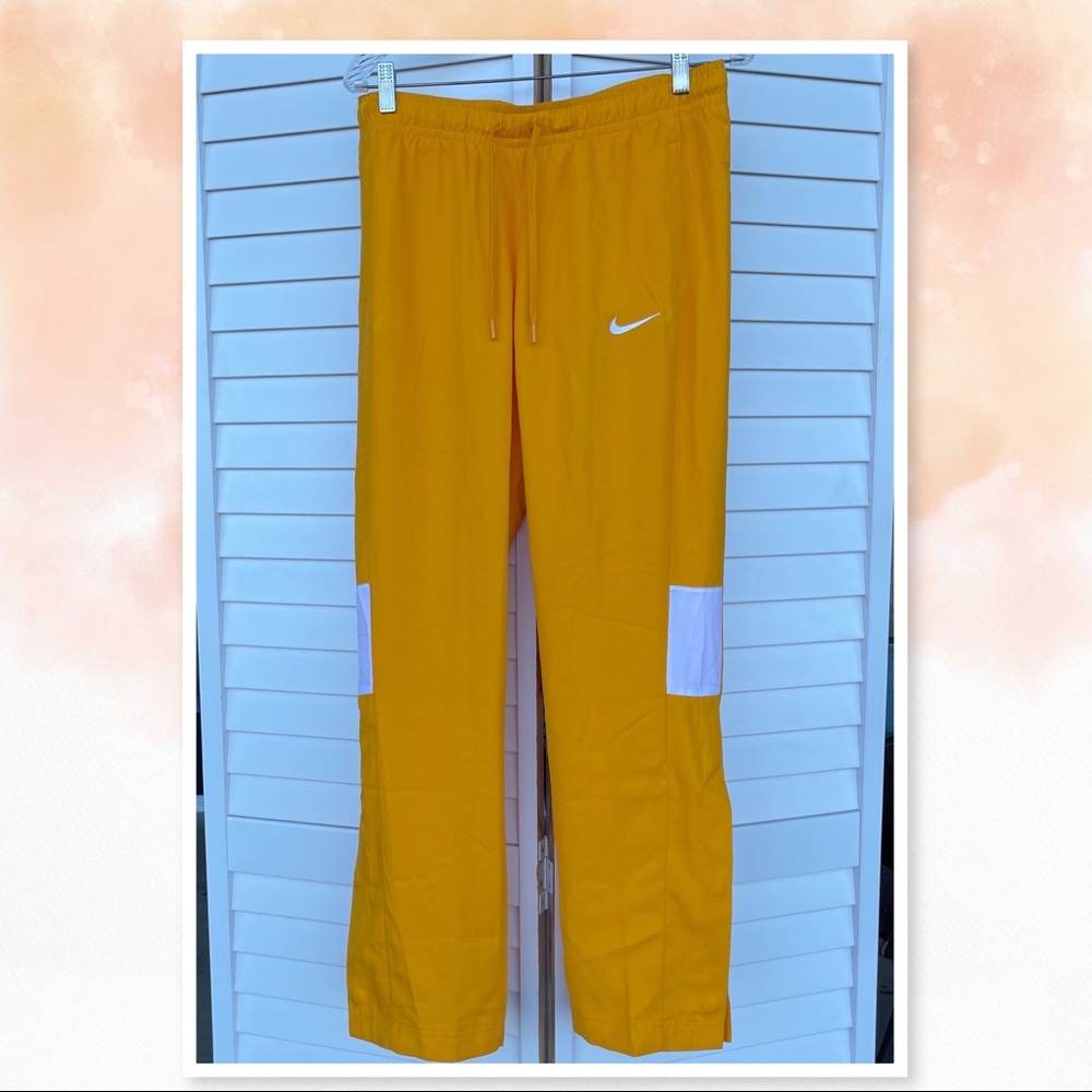 NWT Nike Athletic Pants (M)